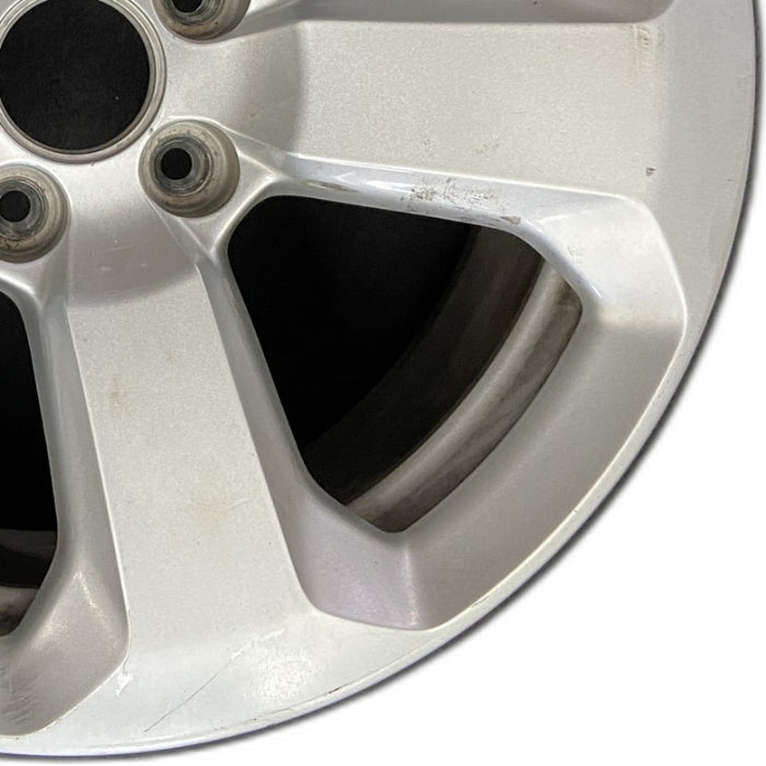 17" COMPASS 17 horiztal rear hle 17x7 aluminum silver opt WGN Original OEM - Close-Up Detail