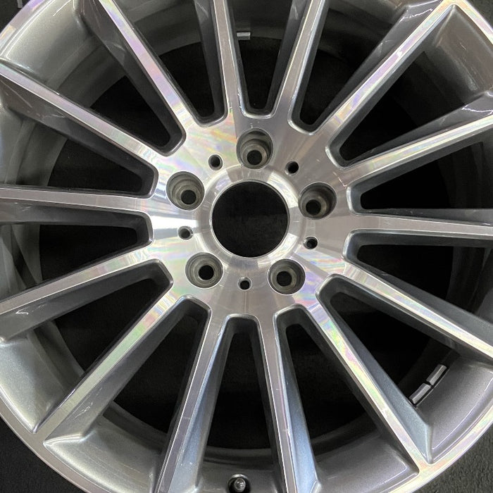 20" MERCEDES G-CLASS 19-20 463 Type G550 20x8.5 machined face with gray accent - Angle View