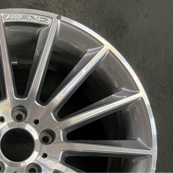 20" MERCEDES G-CLASS 19-20 463 Type G550 20x8.5 machined face with gray accent - Close-Up Detail