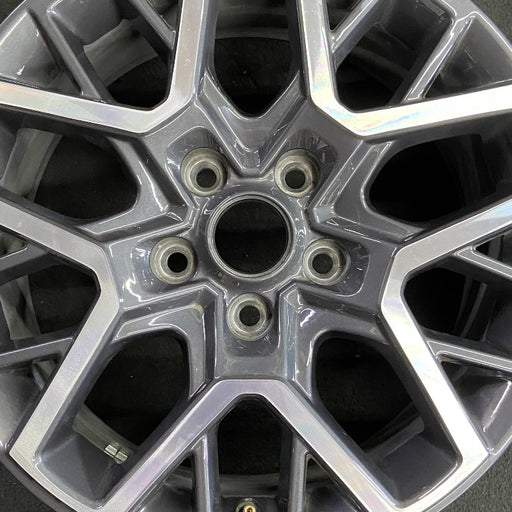 18" WRANGLER 24 18x7.5 20 spoke opt WPA Original OEM Wheel Rim - Angle View