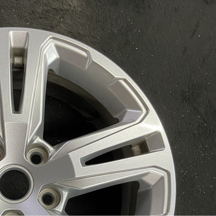 17" TERRAIN 18-21 17x7 opt RSB Original OEM Wheel Rim - Close-Up Detail