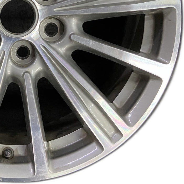 18" XT5 17-19 18x8 opt RT4 Original OEM Wheel Rim - Close-Up Detail
