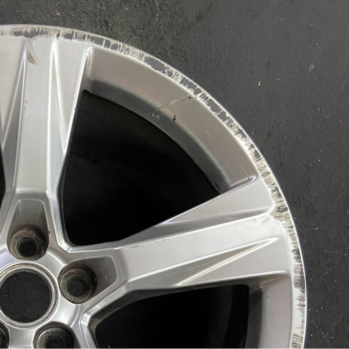20" CAMARO 16-17 20x9.5 5 solid spoke silver Original OEM Wheel Rim - Close-Up Detail