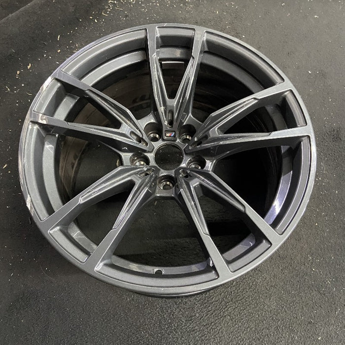 18" BMW M3 21-24 18x9.5 5 V spoke Original OEM Wheel Rim - View 7