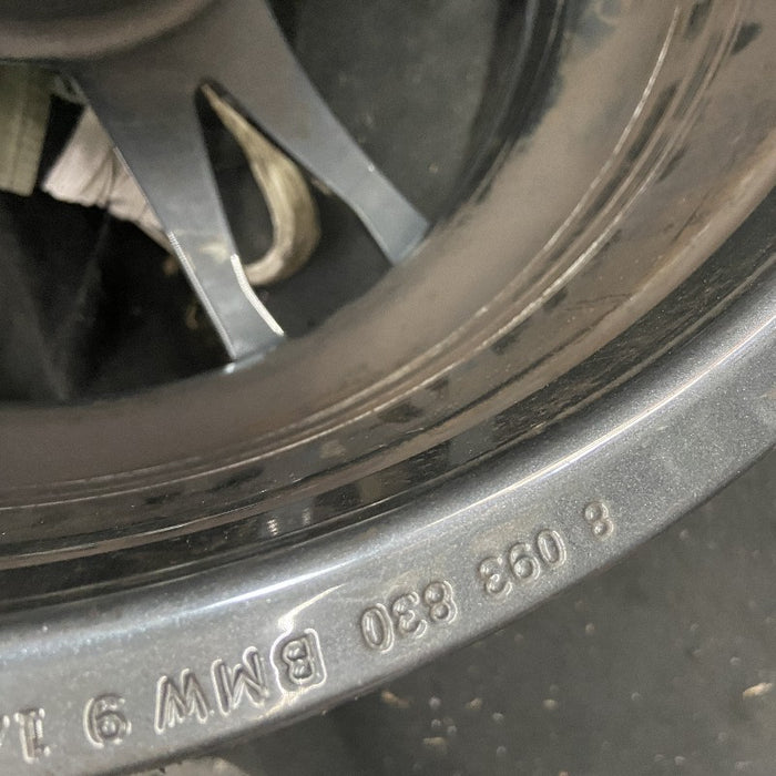 18" BMW M3 21-24 18x9.5 5 V spoke Original OEM Wheel Rim - View 10