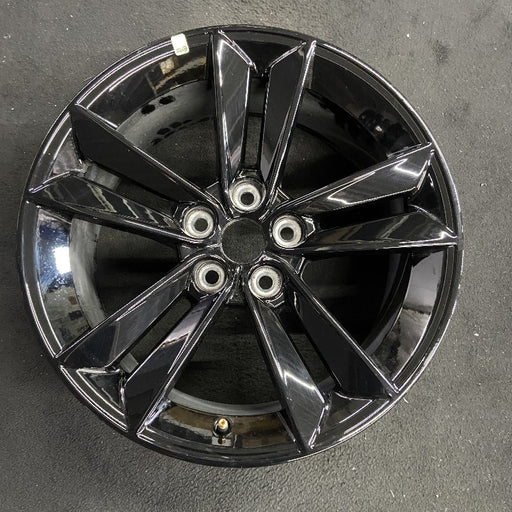18" MUSTANG 24 18x8.5 5 split spoke Original OEM Wheel Rim - Front View