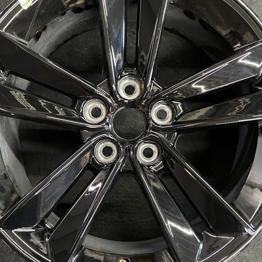 18" MUSTANG 24 18x8.5 5 split spoke Original OEM Wheel Rim - Angle View