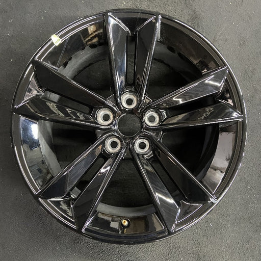 18" MUSTANG 24 18x8.5 5 split spoke Original OEM Wheel Rim - Front View