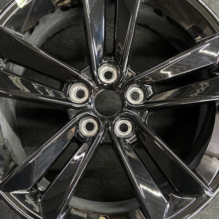 18" MUSTANG 24 18x8.5 5 split spoke Original OEM Wheel Rim - Angle View