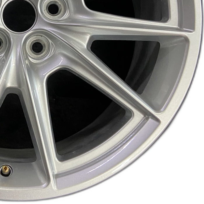 19" MUSTANG 24 19x8.5 5 spoke V spoke Original OEM Wheel Rim - Close-Up Detail