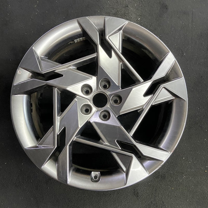 21" GV60 23-24 21x8.5 Original OEM Wheel Rim - Front View