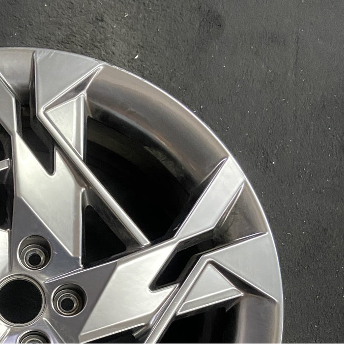 21" GV60 23-24 21x8.5 Original OEM Wheel Rim - Close-Up Detail