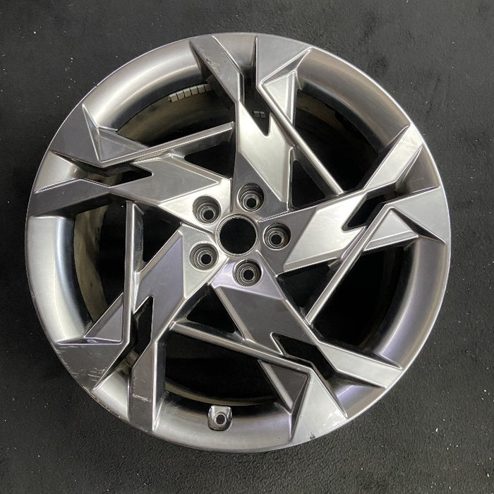 21" GV60 23-24 21x8.5 Original OEM Wheel Rim - Front View
