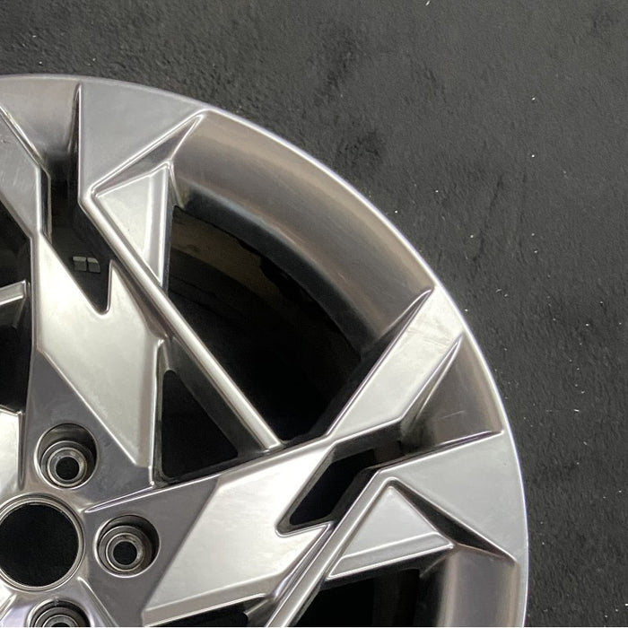 21" GV60 23-24 21x8.5 Original OEM Wheel Rim - Close-Up Detail