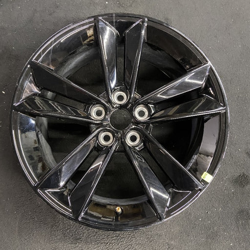 18" MUSTANG 24 18x8.5 5 split spoke Original OEM Wheel Rim - Front View
