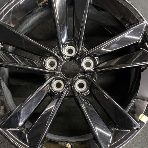 18" MUSTANG 24 18x8.5 5 split spoke Original OEM Wheel Rim - Angle View