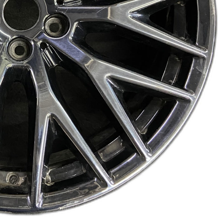 20" 530e 18-20 20x9 10 spoke Y spoke black liquid black Original OEM Wheel Rim - Close-Up Detail