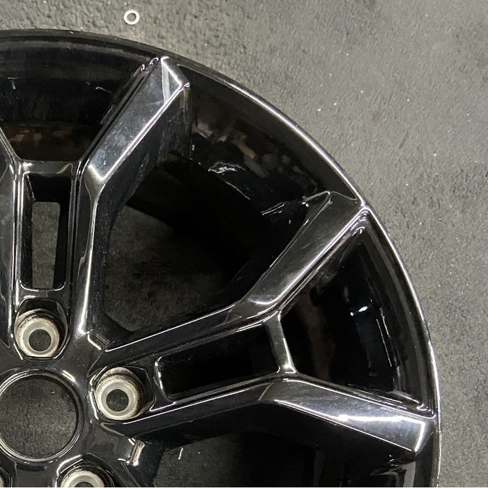 20" GRAND CHEROKEE 24 20x8.5 5 spoke Y spoke Original OEM Wheel Rim - Close-Up Detail