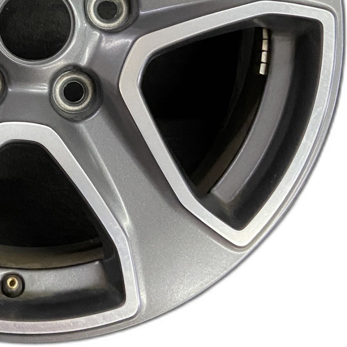 17" WRANGLER 18 VIN X 6th digit JL body 17x7.5 5 spoke aluminum straight spoke w/o recessed outer spoke; polished with spokes opt WBG granite crystal Original OEM Wheel Rim