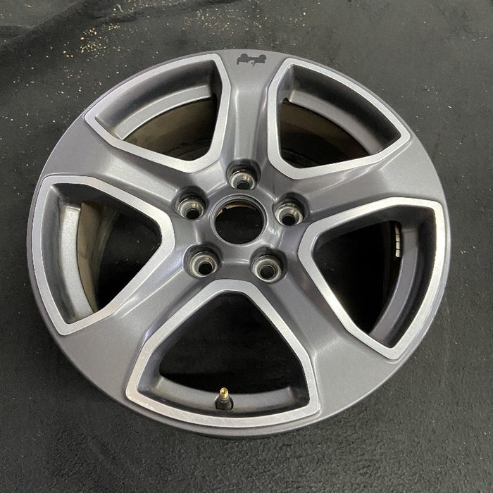 17" WRANGLER 18 VIN X 6th digit JL body 17x7.5 5 spoke aluminum straight spoke w/o recessed outer spoke; polished with spokes opt WBG granite crystal Original OEM Wheel Rim