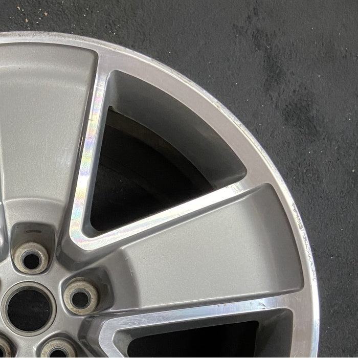 21" CAMARO 13-14 21x9.5 rear 5 single spoke gray Original OEM Wheel Rim - Close-Up Detail