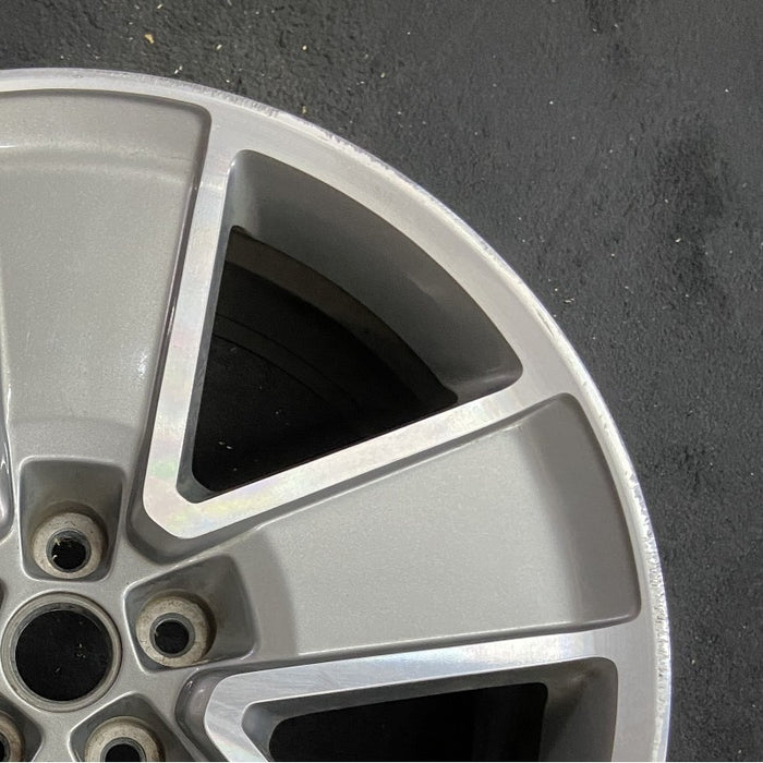 21" CAMARO 13-14 21x8.5 frt 5 single spoke gray Original OEM Wheel Rim - Close-Up Detail