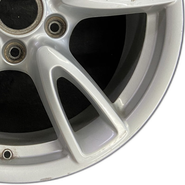 18" PORSCHE 911 09-11 18x8 frt Original OEM Wheel Rim - Close-Up Detail
