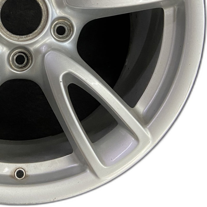 18" PORSCHE 911 09-11 18x10.5 rear Original OEM Wheel Rim - Close-Up Detail