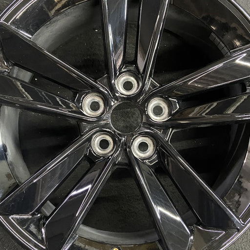 18" MUSTANG 24 18x8.5 5 split spoke Original OEM Wheel Rim - Angle View