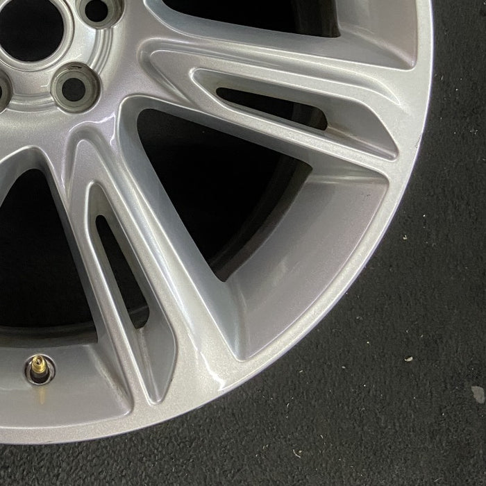 20" VELAR 18-23 20x8.5 alloy 7 spoke split spoke silver Original OEM Wheel Rim