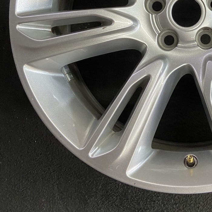 20" VELAR 18-23 20x8.5 alloy 7 spoke split spoke silver Original OEM Wheel Rim