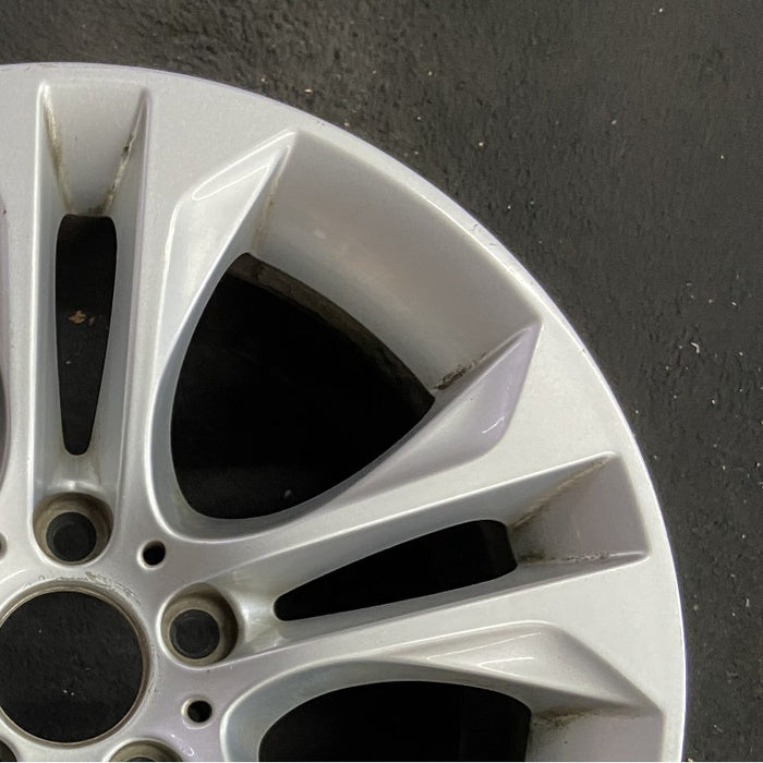 18" BMW X3 15-17 18x8 alloy 5 spoke V spoke design silver dimple inside spoke - Close-Up Detail