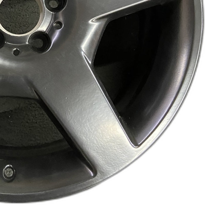 19" MERCEDES ML-CLASS 06-07 164 Type; ML350 19x8 5 spoke flat spokes AMG - Close-Up Detail