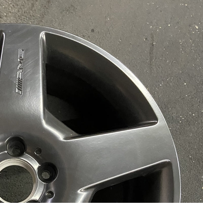 19" MERCEDES ML-CLASS 06-07 164 Type; ML350 19x8 5 spoke flat spokes AMG - Close-Up Detail