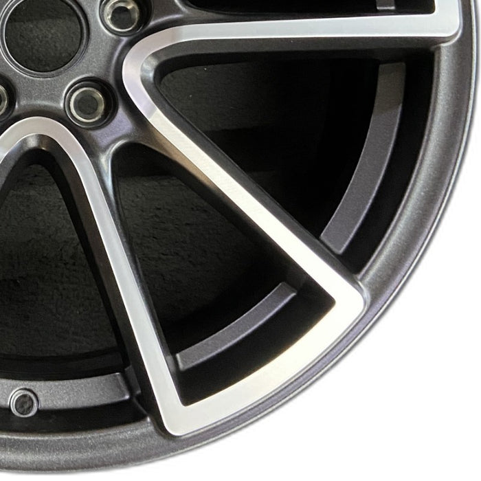 20" PALISADE 20-22 20x7.5 alloy 10 straight spokes Original OEM Wheel Rim - Close-Up Detail
