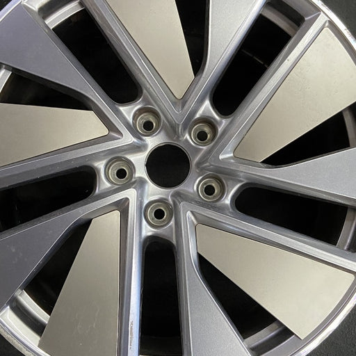 21" E-TRON GT 22 21x9.5 Original OEM Wheel Rim - Angle View