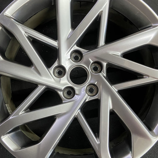 20" GV60 23-24 20x8.5 Original OEM Wheel Rim - Angle View