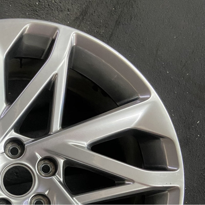20" GV60 23-24 20x8.5 Original OEM Wheel Rim - Close-Up Detail