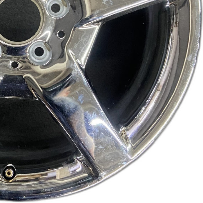 17" MERCEDES CLK 05 209 Type; CLK500 17x7.5 5 spoke frt Original OEM Wheel Rim - Close-Up Detail