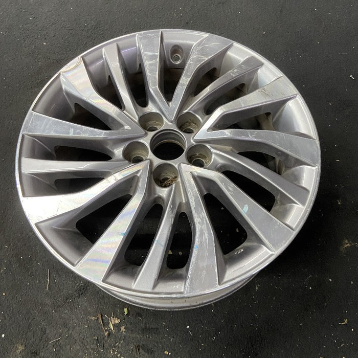 16" COROLLA 17-18 Sdn 16x6.5 alloy 15 spoke angled spoke machined finish silver inlay Original OEM Wheel Rim