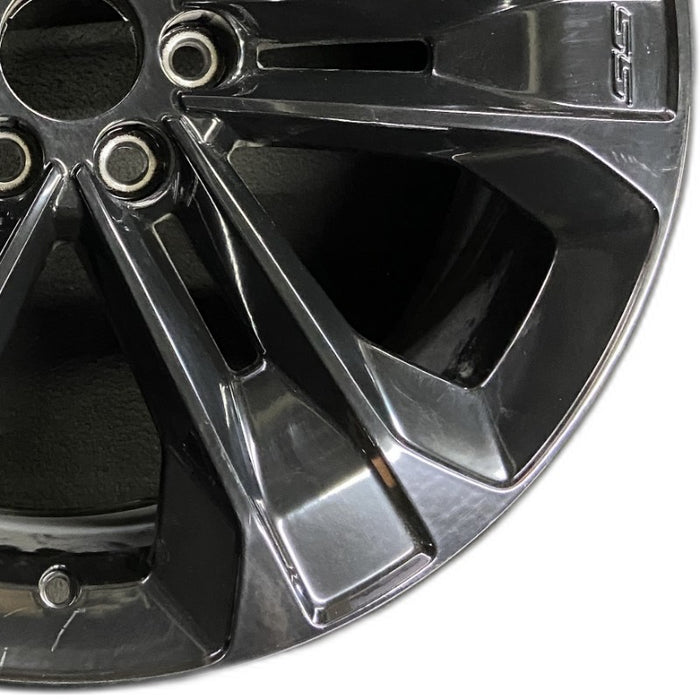22" BLAZER EV 24 22x9.5 opt PHY Original OEM Wheel Rim - Close-Up Detail