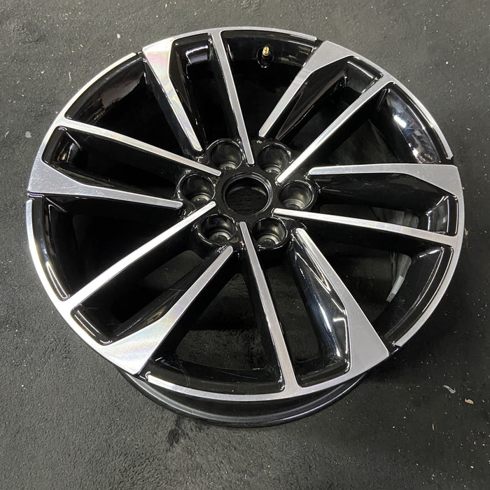 20" ZDX 24 20x9 Original OEM Wheel Rim - Close-Up Detail