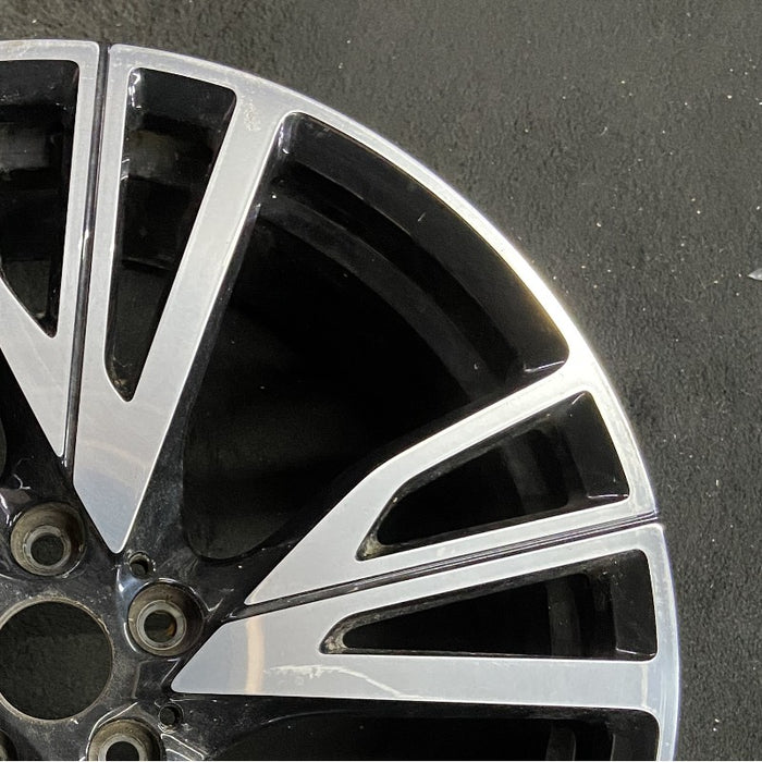 20" BMW i8 14-17 20x7.5 alloy directial frt rear 5 spoke W spoke design L. - Close-Up Detail