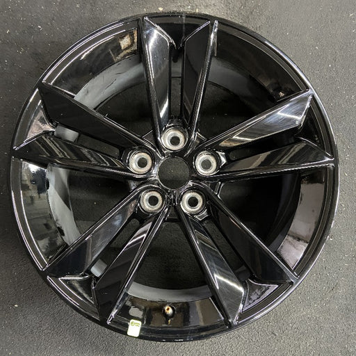 18" MUSTANG 24 18x8.5 5 split spoke Original OEM Wheel Rim - Front View