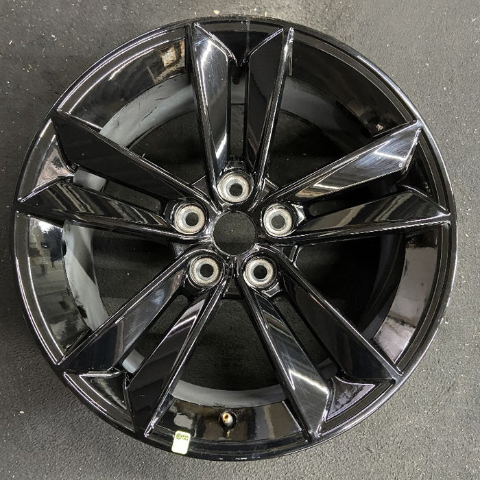 18" MUSTANG 24 18x8.5 5 split spoke Original OEM Wheel Rim - Front View