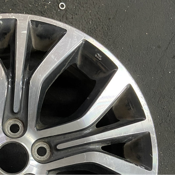 18" OUTLANDER 16-17 18x7 Original OEM Wheel Rim - Close-Up Detail