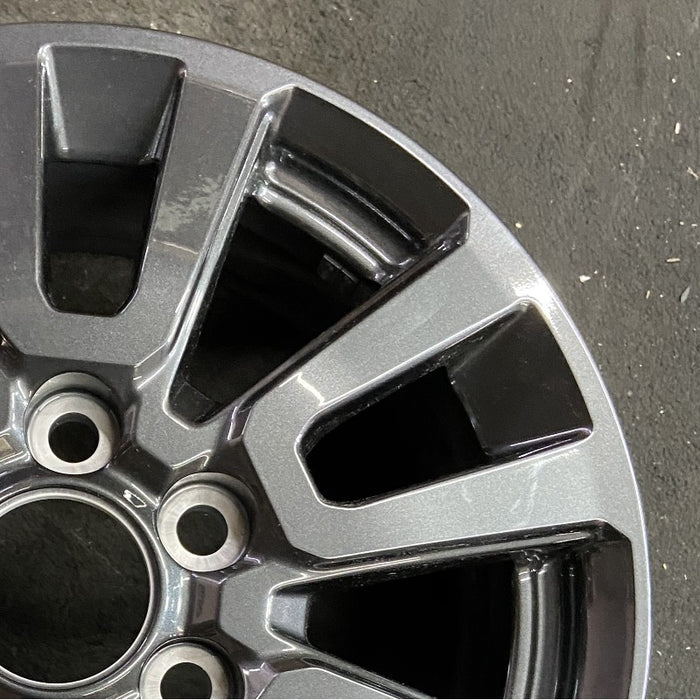 18" LAND CRUISER 24 18x7 Original OEM Wheel Rim - Close-Up Detail