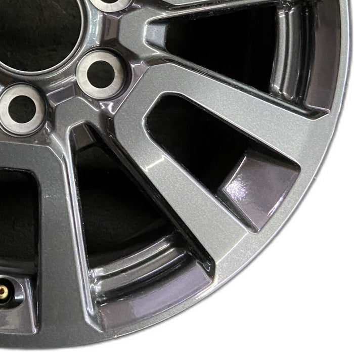 18" LAND CRUISER 24 18x7 Original OEM Wheel Rim - Close-Up Detail