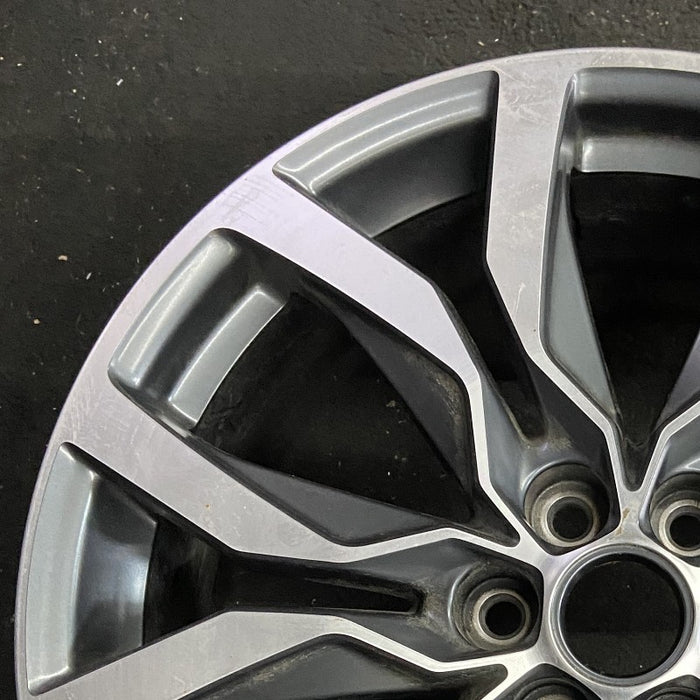 20" XT5 21-24 20x8 12 spoke machined face with black pockets opt Q6N Original - Side Profile