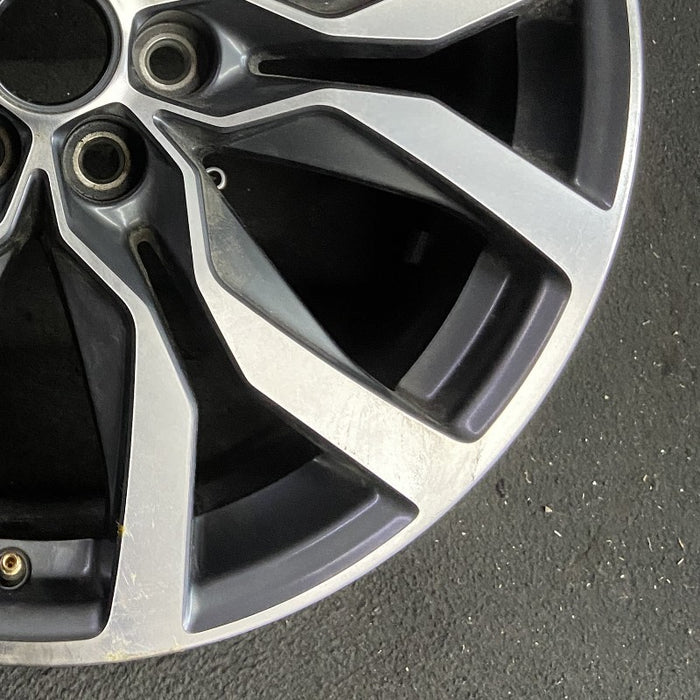 20" XT5 21-24 20x8 12 spoke machined face with black pockets opt Q6N Original - Back View